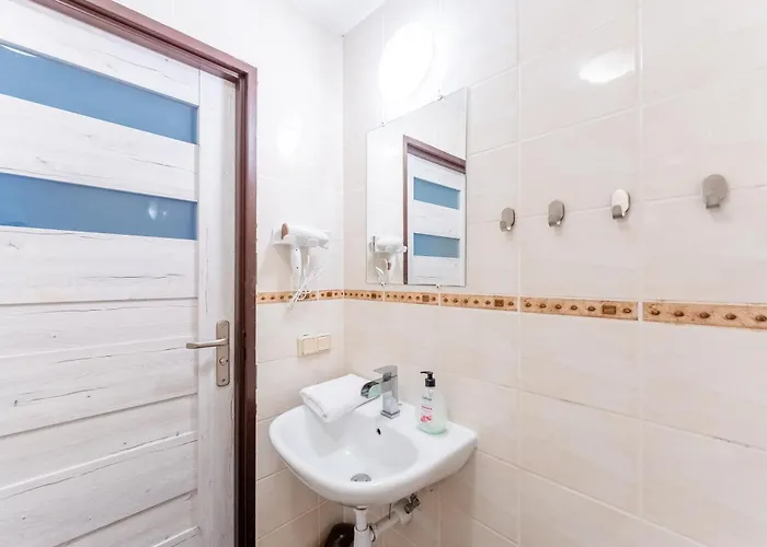 Brylantowa Sea By Bookinghost